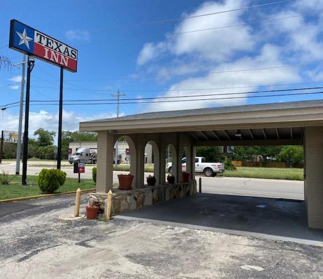 Texas Inn Сеґін Екстер'єр фото