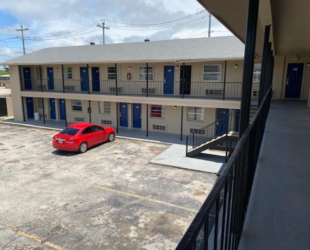 Texas Inn Сеґін Екстер'єр фото