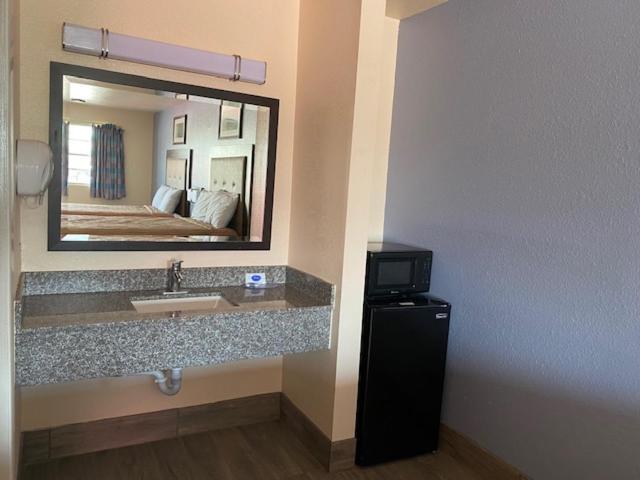Texas Inn Сеґін Екстер'єр фото